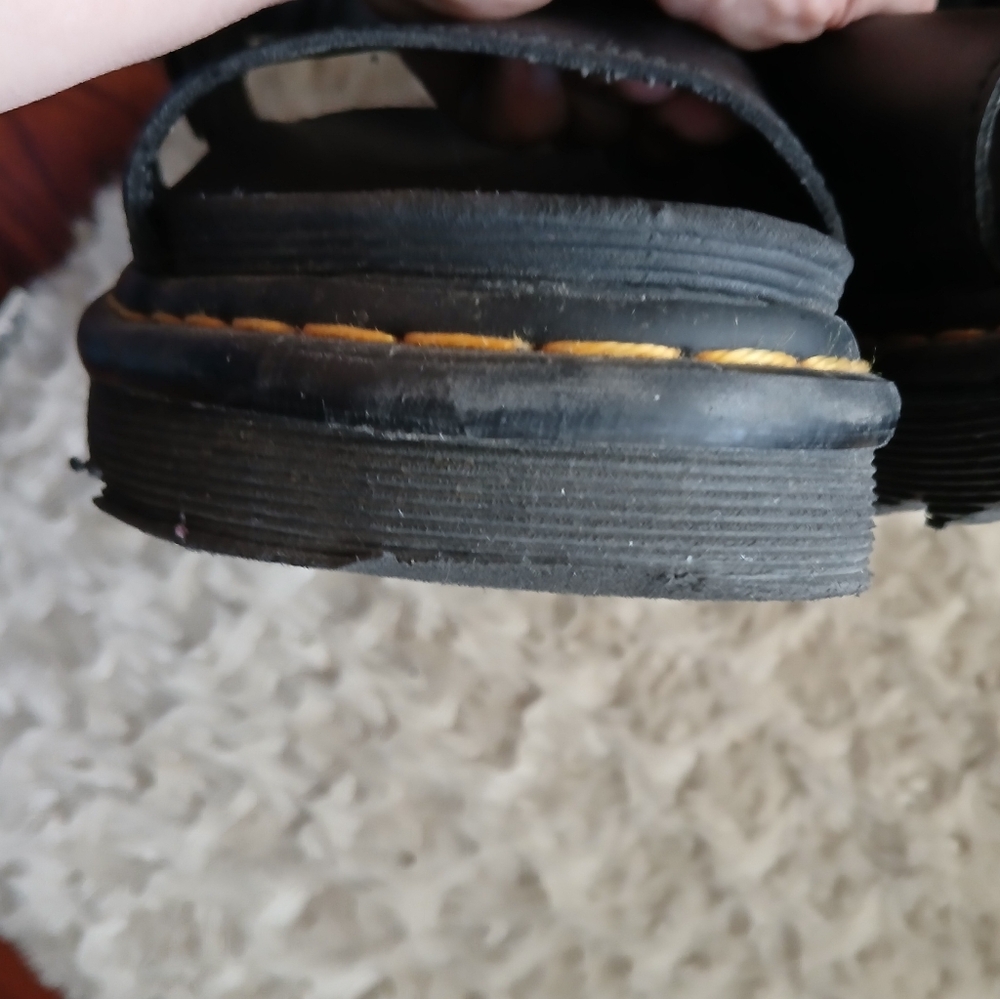 🌟 Dr. Martens Women's VOSS Leather Strap Sandals - Picture 8 of 13